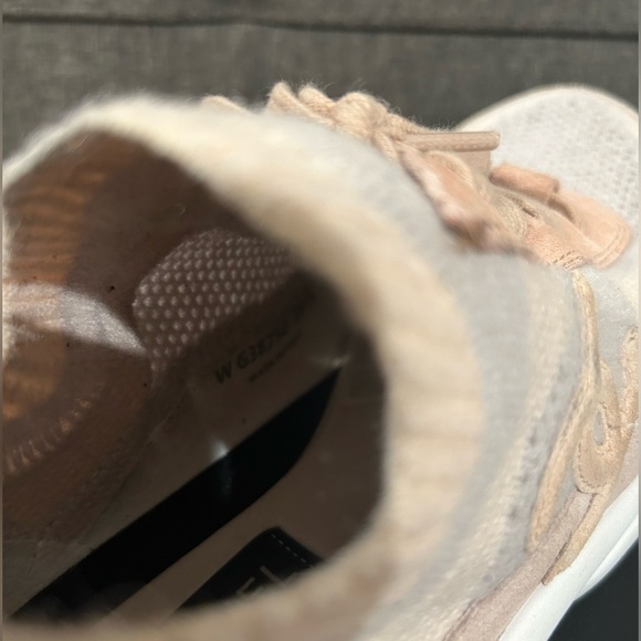 Chanel Light pink and grey knit sneakers - Picture 11 of 11